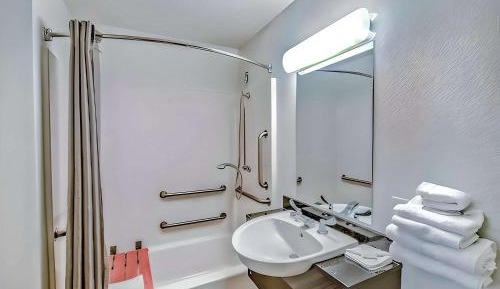 1 Queen Bed | Non-Smoking, Micfridge