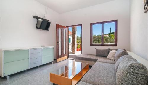 Six-Bedroom Holiday Home