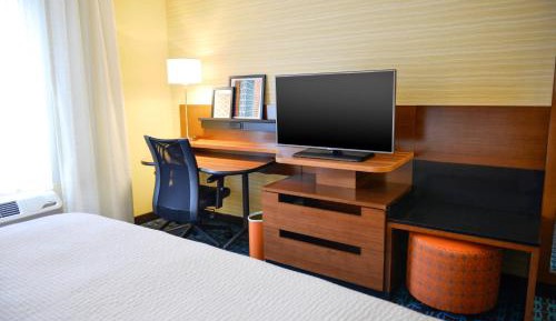 Queen Room with Two Queen Beds and Adapted Tub - Mobility and Hearing Accessible