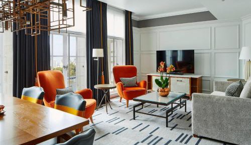 Suite with River View and Lounge Access