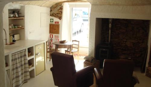 Studio Apartment with One Double Bed