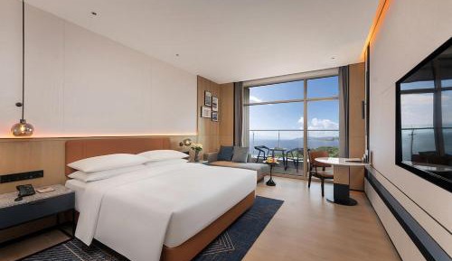 Enjoying Sea View King Room 