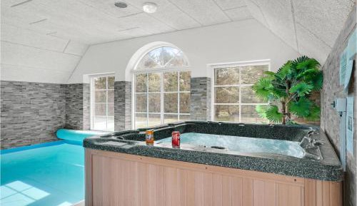 Seven-Bedroom Holiday Home