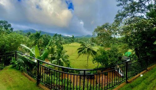 Villa with Garden View