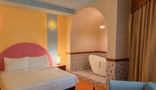 Moonrise suite with Bathtub