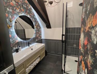 Twin Room with Shared Toilet