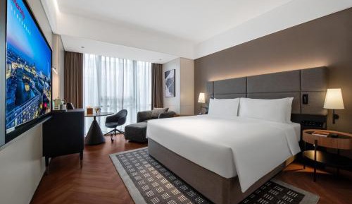 Deluxe Queen Room