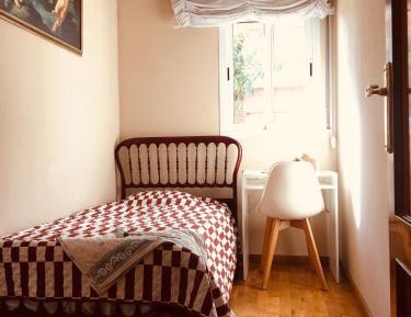 Single Room with Shared Bathroom