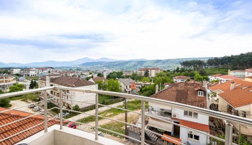 Suite with Mountain View