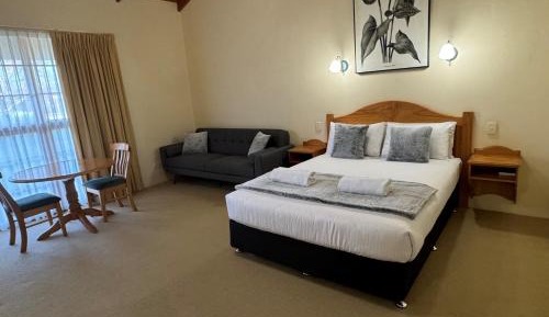 Queen Room with Spa Bath