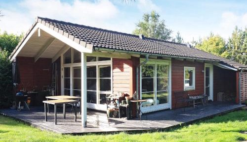 Three-Bedroom Holiday Home 