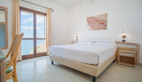 Deluxe Double or Twin Room with Sea View - Panoramic