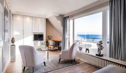 Junior Suite with Loggia Sea View