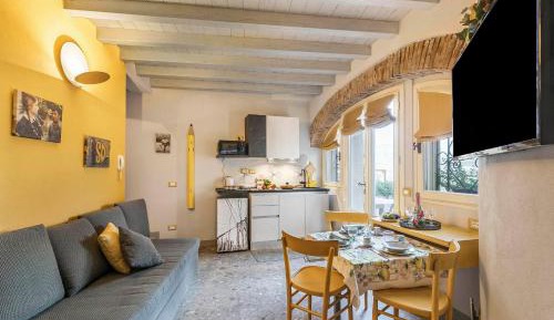 Apartment with Lake View