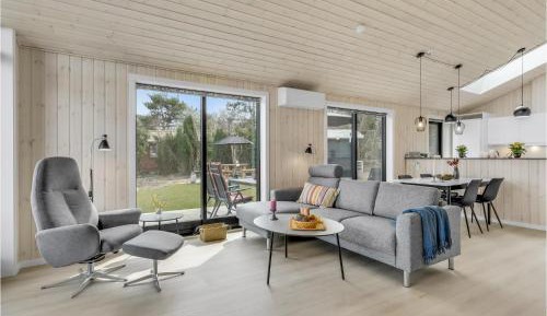 Three-Bedroom Vacation Home 