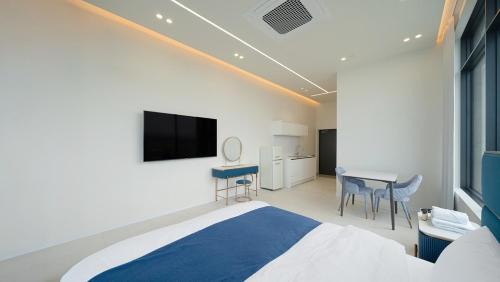 Double Room 6