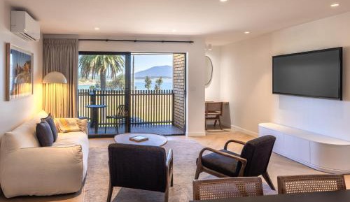 Beachfront Two Bedrooms (King)