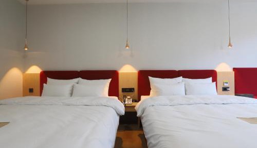Twin Room with Mountain View