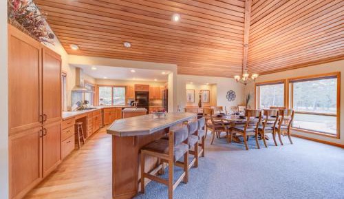 Four-Bedroom Holiday Home