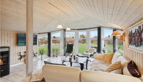Three-Bedroom Holiday Home 