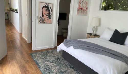 Deluxe Two-Bedroom Apartment with Garden View