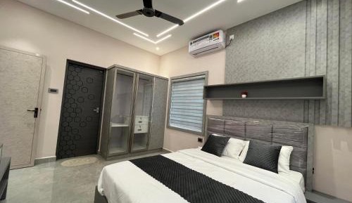 Deluxe Double Room (2 Adults + 1 Child)