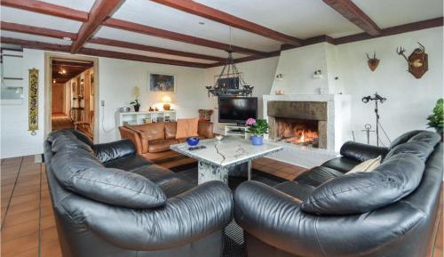 Five-Bedroom Holiday Home
