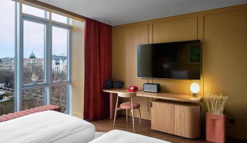 Deluxe Twin Room with City View