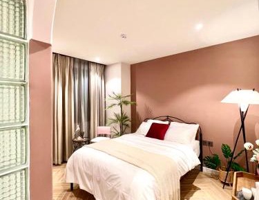 Queen Room with Garden View