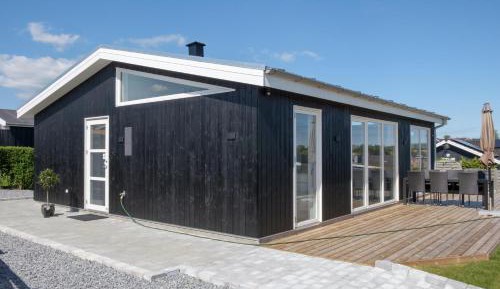 Three-Bedroom Vacation Home 