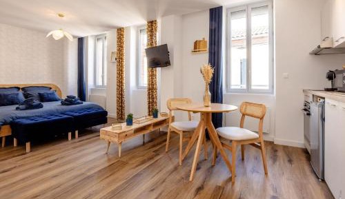 Studio Apartment