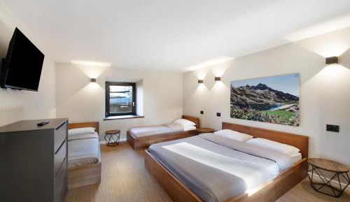 Superior One-Bedroom Apartment with Balcony