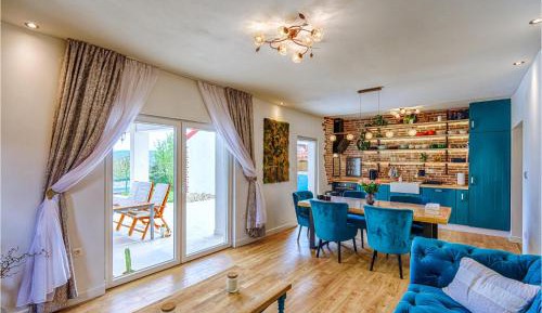Three-Bedroom Holiday Home 