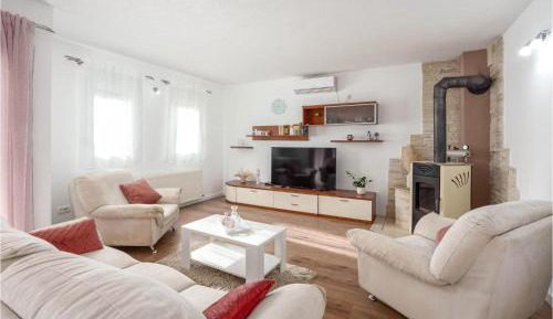 Six-Bedroom Holiday Home