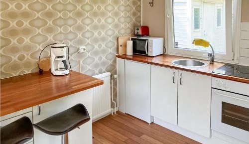 One-Bedroom Holiday Home