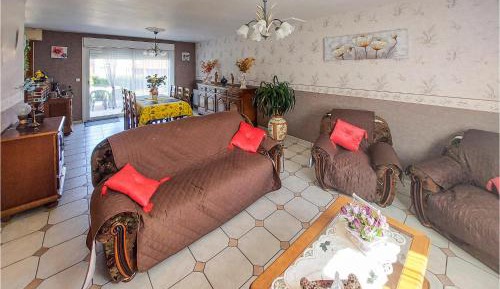 Two-Bedroom Holiday Home