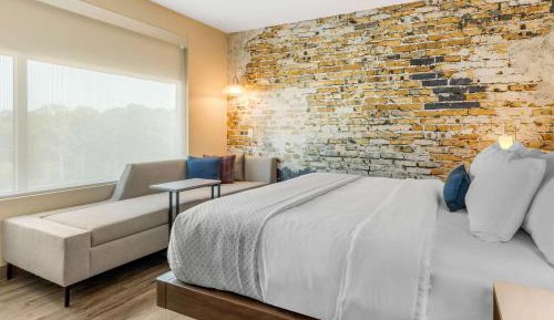King Room - Accessible/Non-Smoking