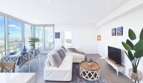 Two-Bedroom Deluxe Apartment with Balcony