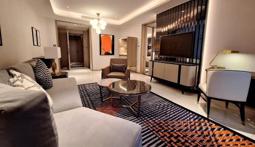 Glee Executive Suite