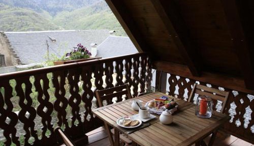 Double Room with Mountain View