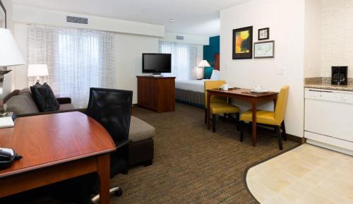 King Studio with Sofa Bed