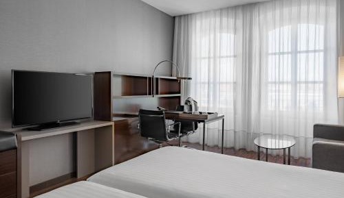 Standard Plus King Room, Guest room, 1 King, City view