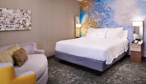 King Room with Sofa Bed and Adapted Tub - Mobility and Hearing Accessible