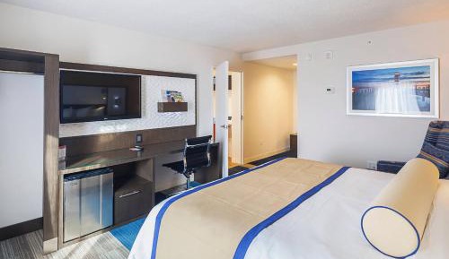 King Room with Pool View