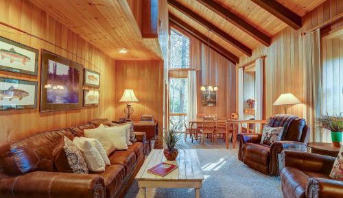 Four-Bedroom Holiday Home