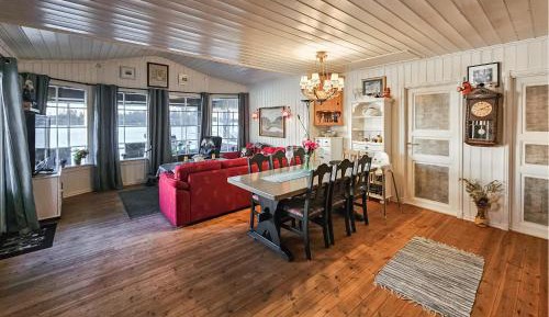 Three-Bedroom Holiday Home 