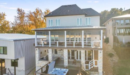 Five-Bedroom Holiday Home