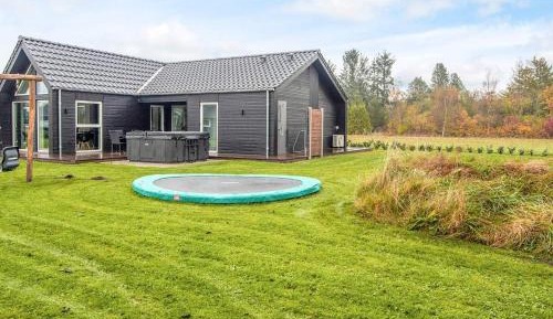 Five-Bedroom Holiday Home