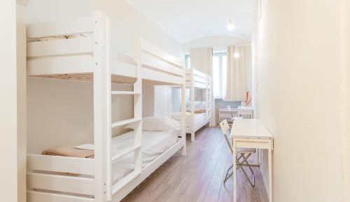 Single Bed in Mixed Dormitory Room