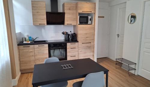 One-Bedroom Apartment with View